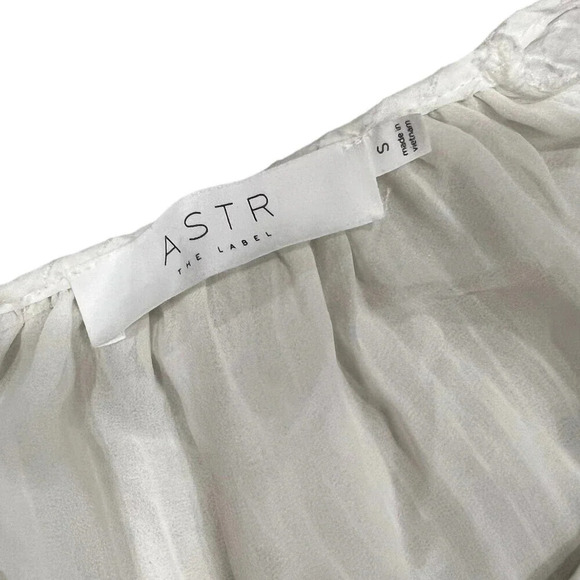ASTR the Label White Ruched Sleeve Blouse S - Picture 5 of 5